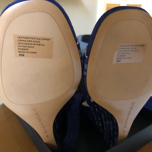 Banana Republic Piece & Co. Batik Wrap Wedges - Picture 5 of 6